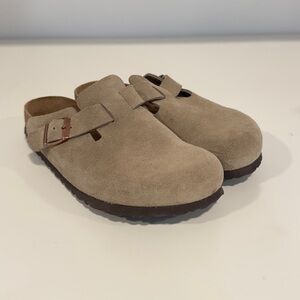 Suede Birkenstock Bostons